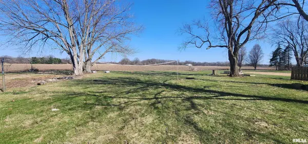 6848 Lake Service RD, Rochester, IL 62563