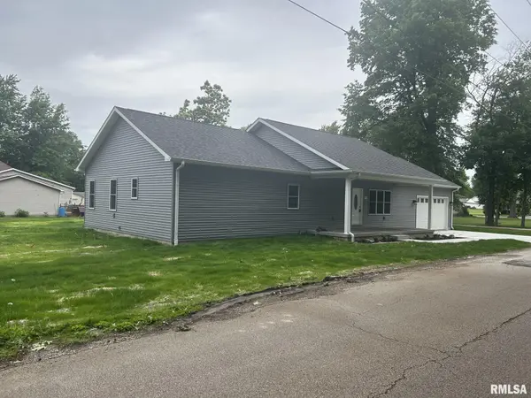 907 N Snodgrass ST, Taylorville, IL 62568