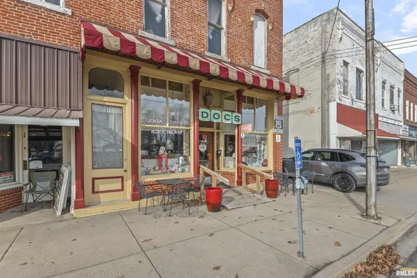 133 S 2ND ST, Girard, IL 62640