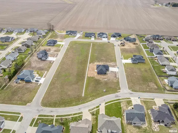 413 Sundown LN, Chatham, IL 62629