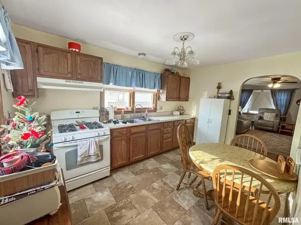118 E FRANKLIN ST, Mt Sterling, IL 62353