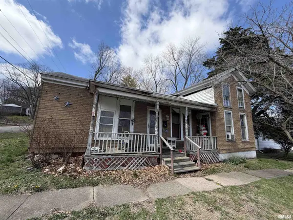 621 S 9th ST, Petersburg, IL 62675