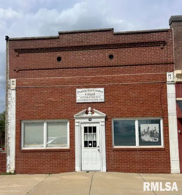 130 W CENTER ST, Girard, IL 62640