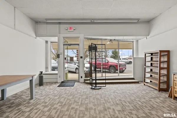 145 S 2ND ST, Girard, IL 62640