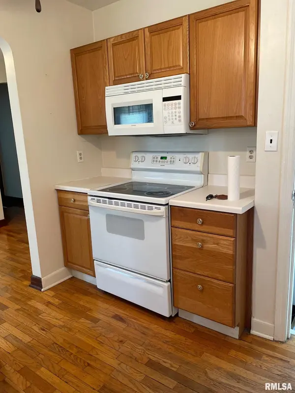 805 W WASHINGTON ST, Pittsfield, IL 62363