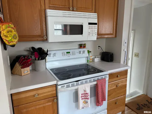805 W WASHINGTON ST, Pittsfield, IL 62363