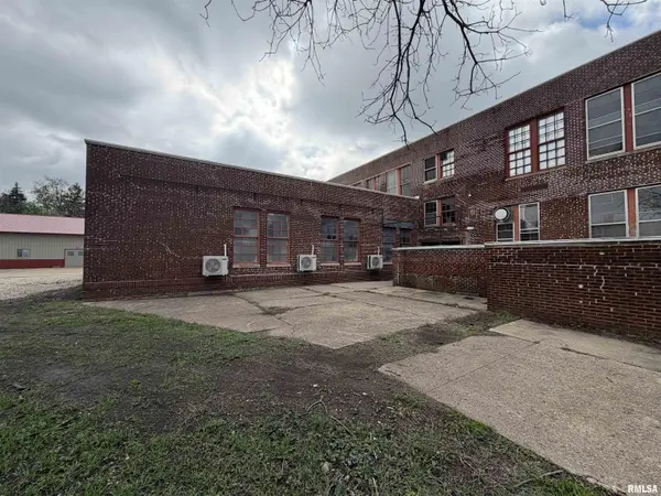 435 E 3RD ST, Galesburg, IL 61401