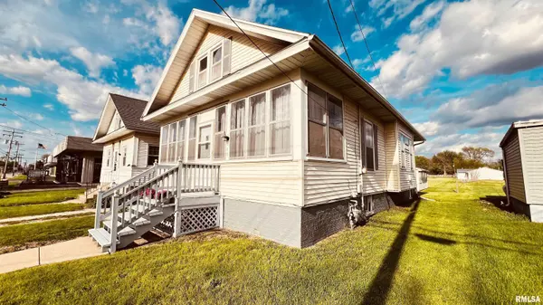 777 S HENDERSON ST, Galesburg, IL 61401