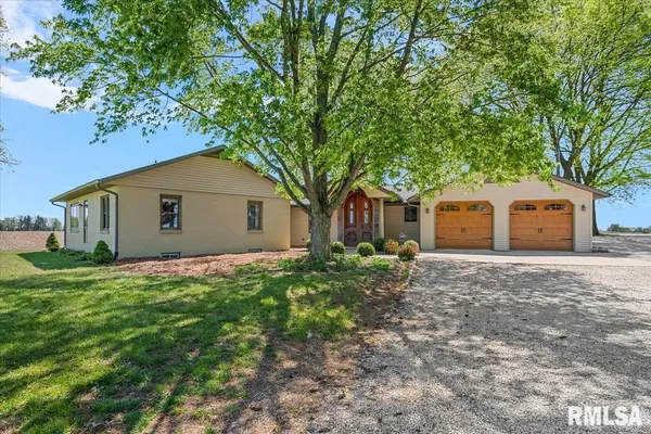 15500 W Loami RD, New Berlin, IL 62670