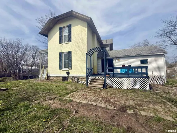 1016 N 4TH ST, Quincy, IL 62301-1810