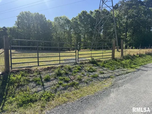 000 Laminack RD, Carterville, IL 62918
