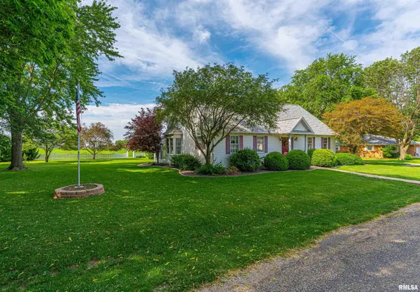 120 W GERMAN AVE, Mt Pulaski, IL 62548