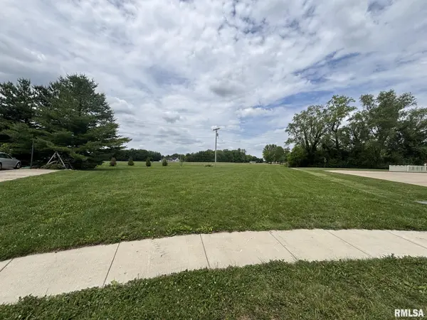 5013 DOGWOOD HLS, Springfield, IL 62711