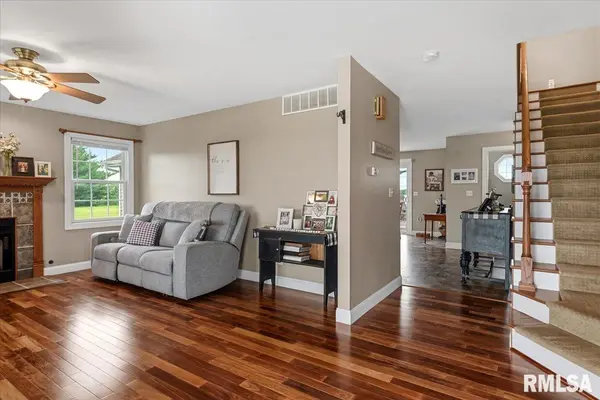 27 YORKSHIRE DR, Ashland, IL 62612