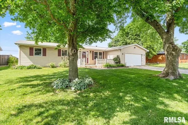 1204 PINE LN, Auburn, IL 62615