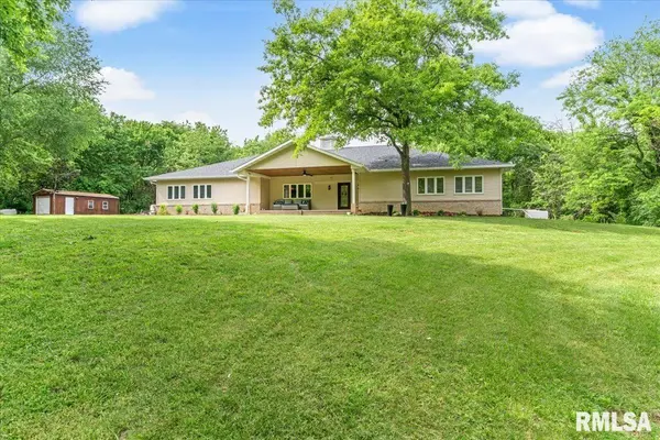 19094 TIMBERLINE LN, Petersburg, IL 62675