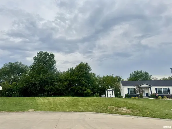 153 PARKWAY DR, Chatham, IL 62629