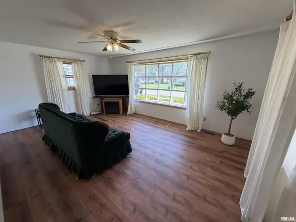 461 W WASHINGTON ST, Rushville, IL 62681