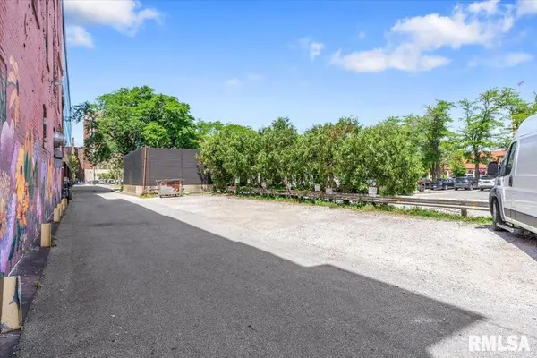 115 & 117 N 6TH ST, Springfield, IL 62701