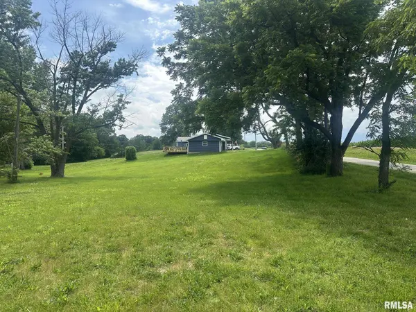 2035 Ladue RD, Jacksonville, IL 62650