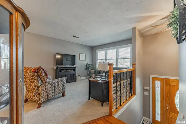 6 BENEDICT ST, Atlanta, IL 61723