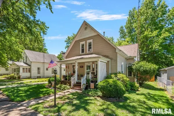 319 N MAPLE ST, Nokomis, IL 62075