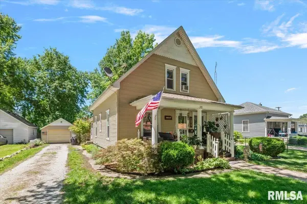 319 N MAPLE ST, Nokomis, IL 62075