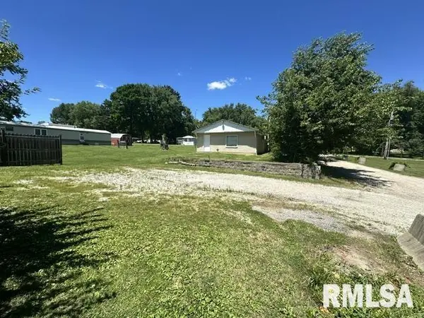 3915 N DIRKSEN Pkwy, Springfield, IL 62702