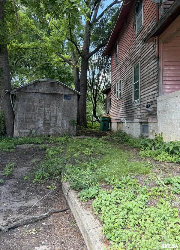 119 LAUREL AVE, Galesburg, IL 61401