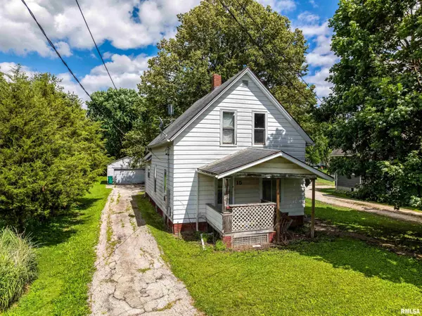 15 CHESTNUT ST, Galesburg, IL 61401