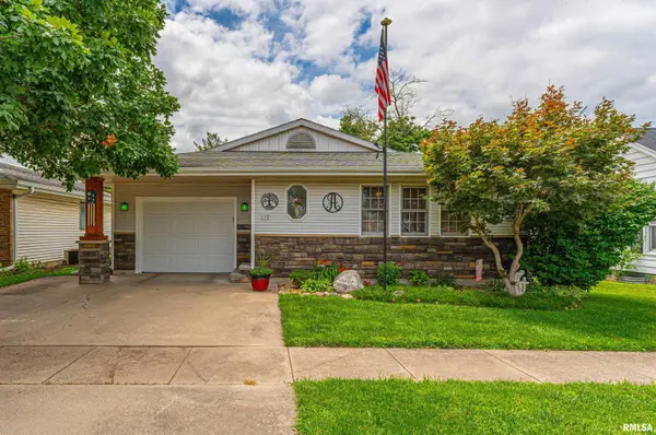 110 S LOGAN ST, Mason City, IL 62664