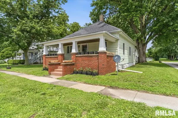 105 S 1ST ST, Oakford, IL 62673