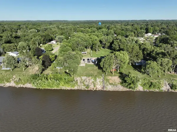 555 FRONT ST, Oquawka, IL 61469