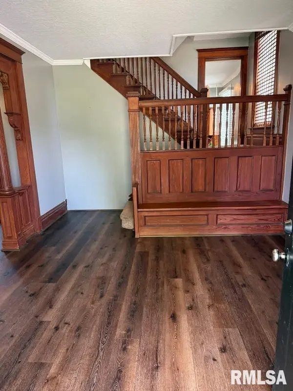 200 S MAIN ST, Winchester, IL 62694