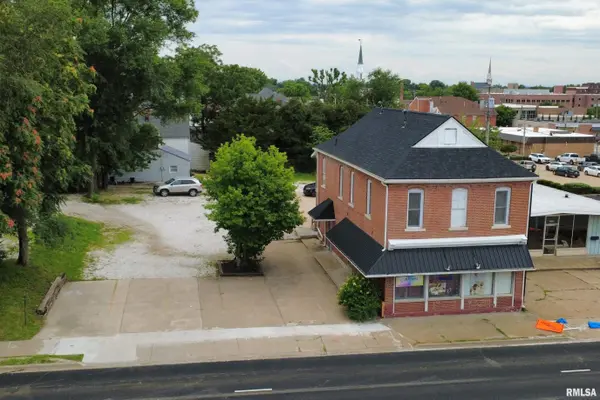 1224 BROADWAY ST, Quincy, IL 62301