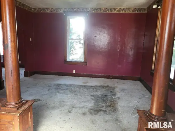 343 W 1ST ST, Galesburg, IL 61401
