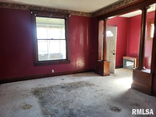 343 W 1ST ST, Galesburg, IL 61401