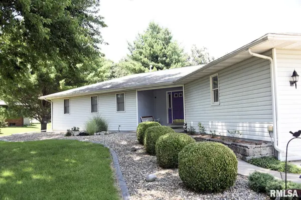 8155 Old Jacksonville RD, Pleasant Plains, IL 62677