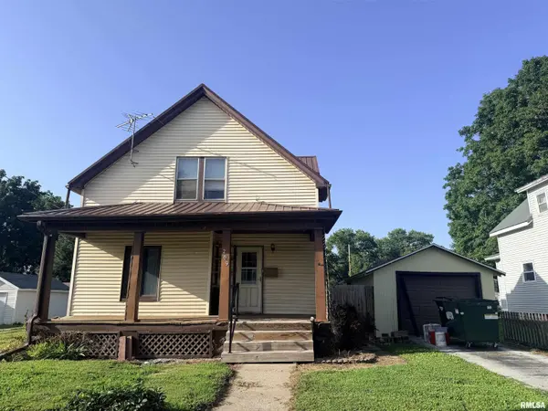 209 W CHESTNUT ST, Mt Sterling, IL 62353