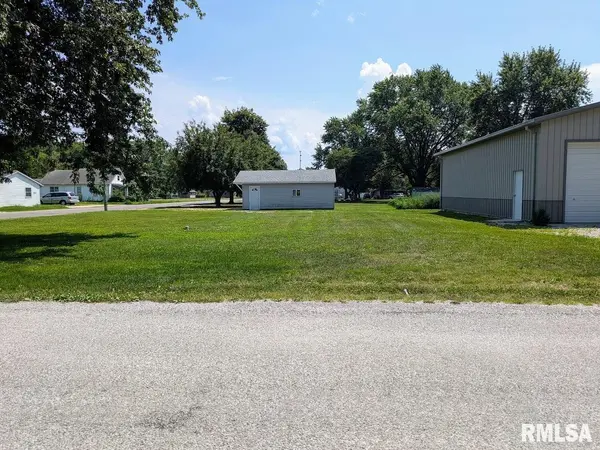 503 S 6TH ST, Girard, IL 62640