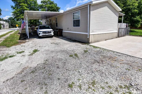 225 PARKER ST, Bulpitt, IL 62517