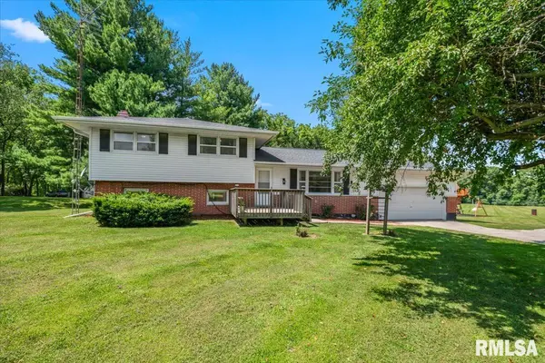 1277 S Wake RD, New Berlin, IL 62670