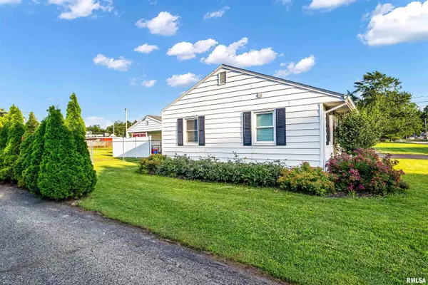 933 OLIVE ST, Galesburg, IL 61401