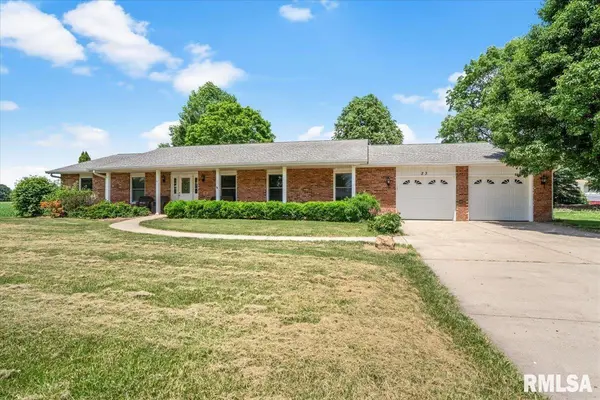 23 Crater Lake DR, Springfield, IL 62712