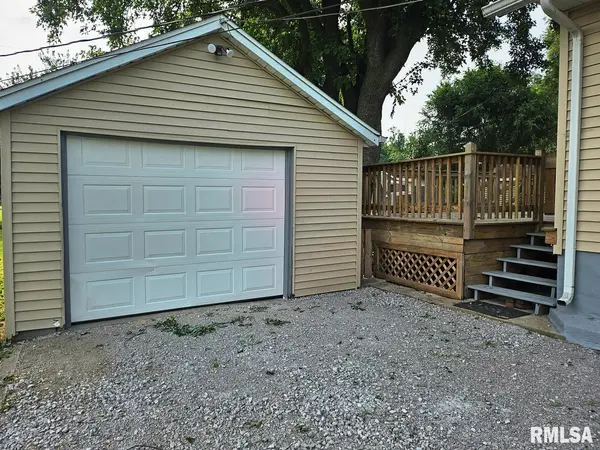 515 N Chiles ST, Carlinville, IL 62626