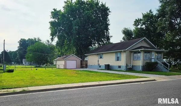 515 N Chiles ST, Carlinville, IL 62626