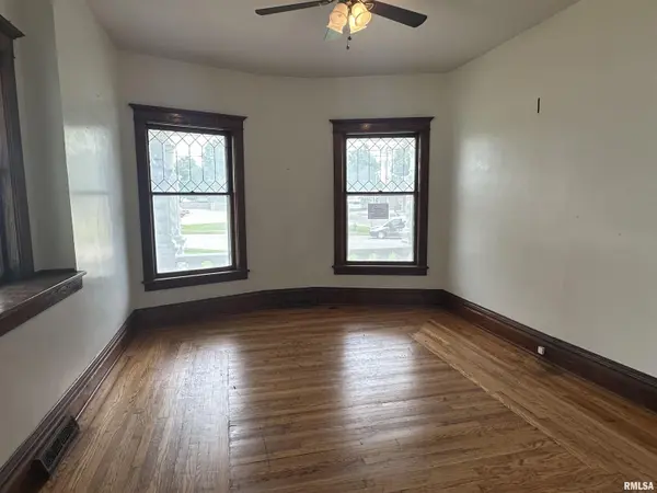 707 N MAIN ST, White Hall, IL 62092