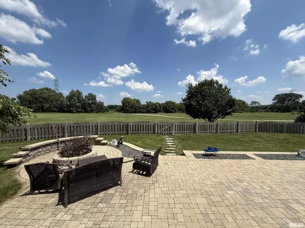 304 ASTER DR, Minooka, IL 60447