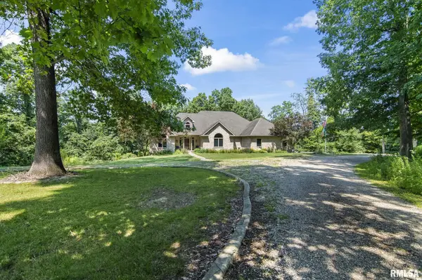 5640 Irwin Bridge RD, Pleasant Plains, IL 62670