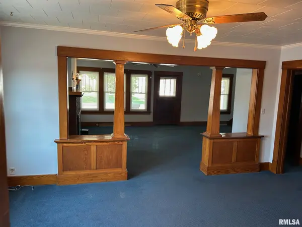 328 N CLAY ST, Taylorville, IL 62568